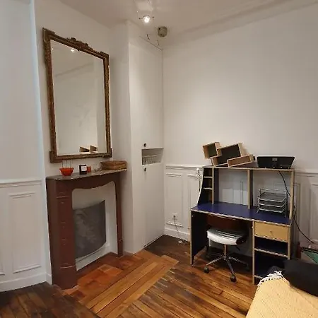 Apartment 16m2 Dans Immeuble Hausmannien Paris